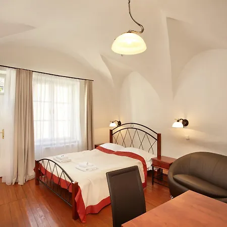 Muzeum Vltavinu Apartment