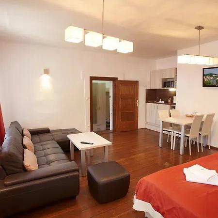 Muzeum Vltavinu Apartment