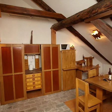 Muzeum Vltavinu Cesky Krumlov